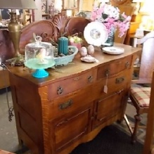 Antique and Collectibles in Waynesville, Ohio