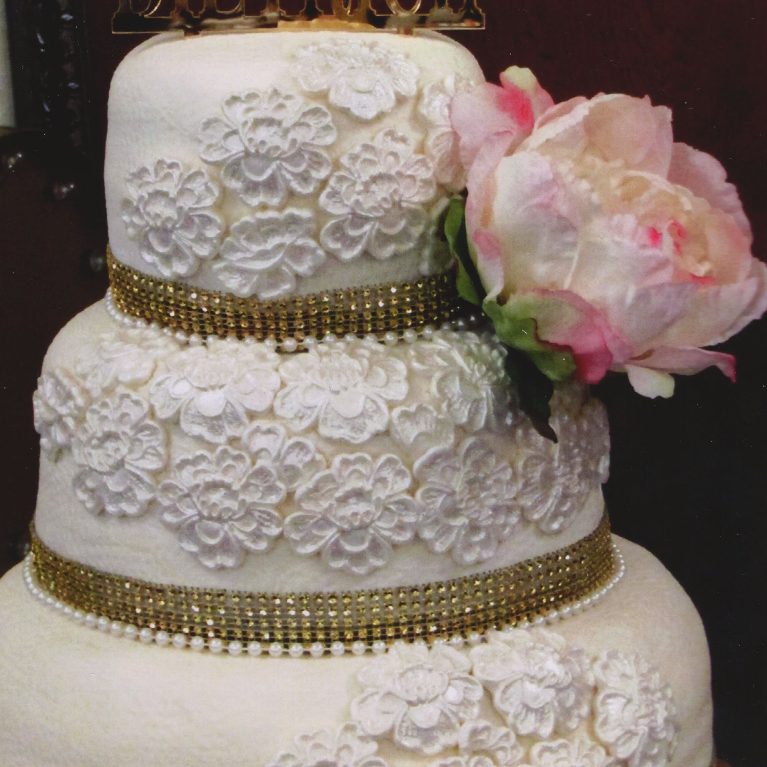 Custom Wedding Cakes in Tama, Iowa