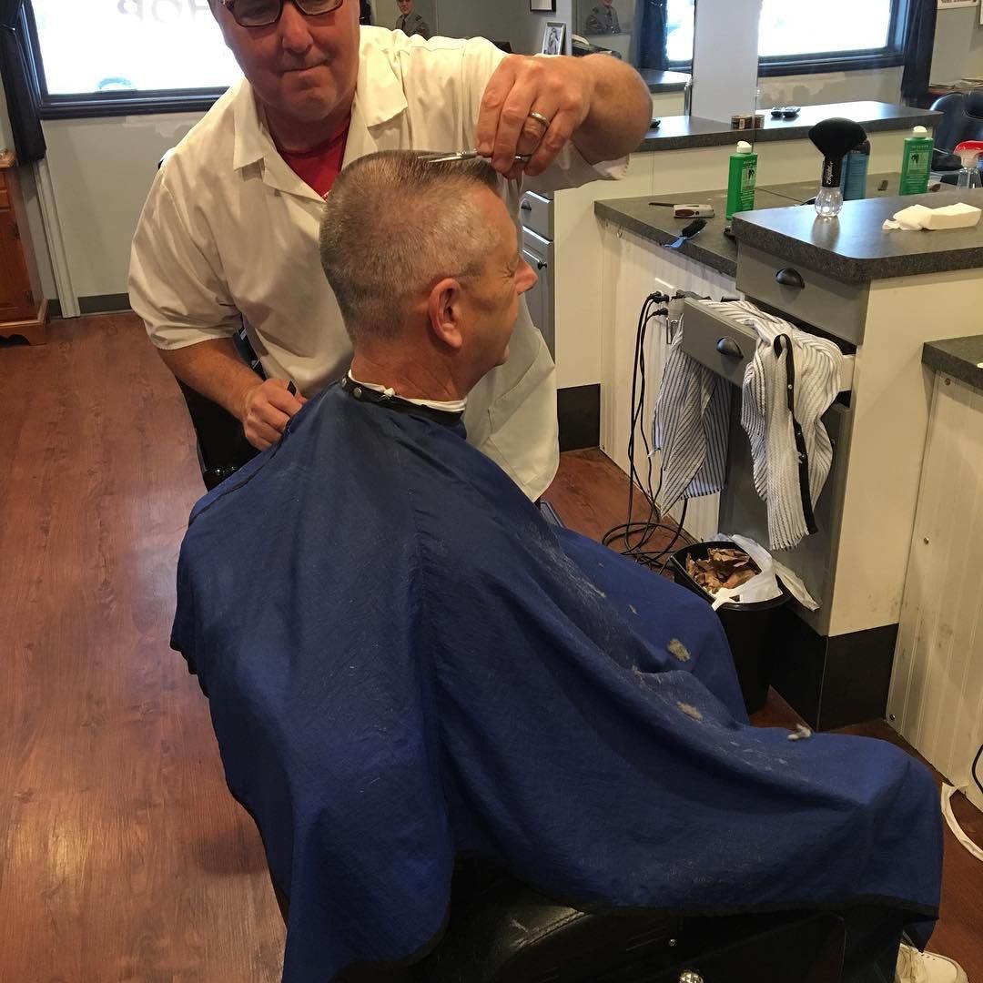 Barber in Somers, Connecticut
