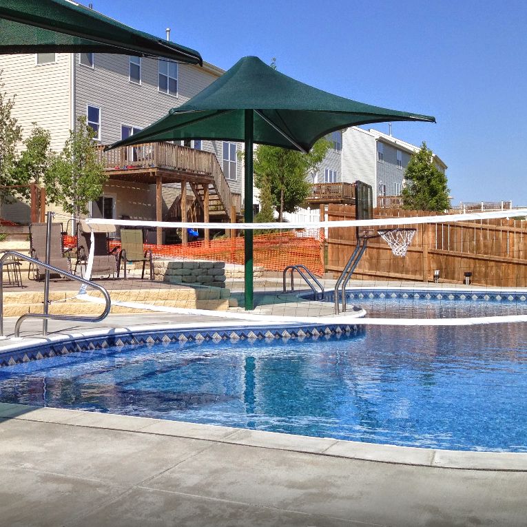 Pool Features in Elkhorn, Nebraska