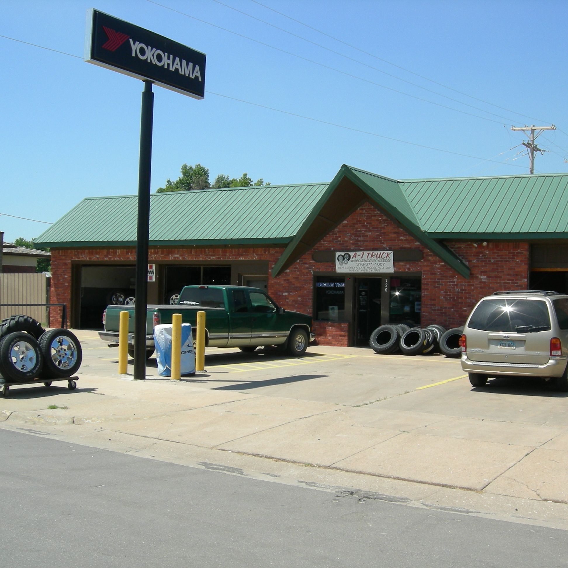Factory Car Tires in Mount Hope, Kansas