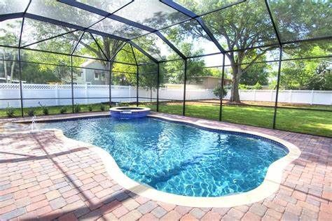 Weekly Pool Services in Kissimmee, Florida
